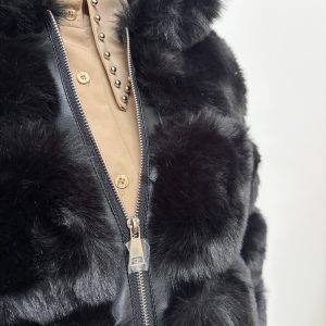 Elegante Pelliccia corta con cappuccio - immagine 4